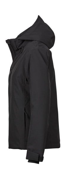 Damen All Weather Winter Jacke mit Kapuze  in  schwarz mit geradem, längerem Schnitt bis über die Hüfte. Schlichtes Design mit hochstehendem Kragen, verdecktem Frontreißverschluss und zwei seitlichen Reißverschlusstaschen