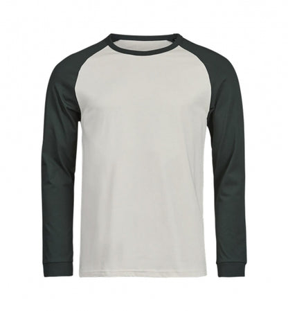 Herren Baseball Shirt in Cement und Deep Green mit kontrastierenden Raglanärmeln und lässige Passform. 
