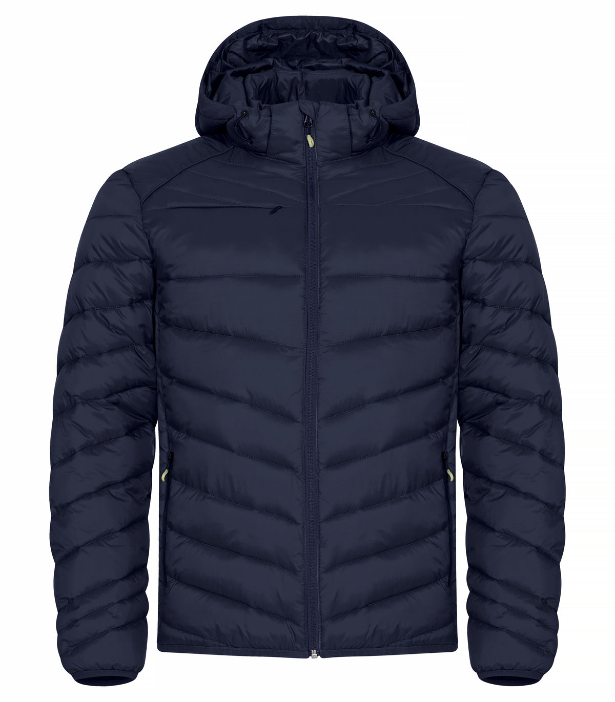 Eine Hüftlange Herrenjacke in Navy blau mit Kapuze, hohem Kragen und langen Ärmeln. Die schmale Steppung verleiht der Jacke eine gleichmäßige Struktur und einen sportlichen Charakter