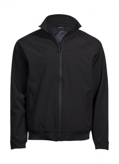 Schwarze Herren-Clubjacke in sportlich-eleganter Optik mit glatter Oberfläche, leicht tailliertem Schnitt, hochstellbarem Kragen, verdeckten Seitentaschen und schwarzem Frontreißverschluss.