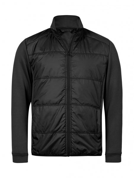Herren Hybrid-Stretch-Jacke mit wattierter, quer gesteppter Vorderseite in Schwarz, schwarzen Stretch-Ärmeln und seitlichen Einsätzen. Die Jacke ist körpernah geschnitten und hat einen hohen Stehkragen sowie einen durchgehenden Front Reißverschluss.