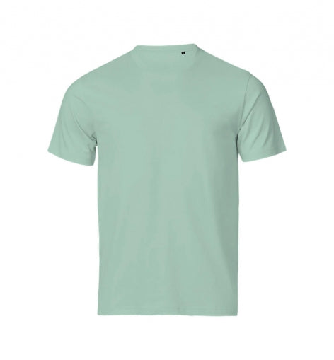 Herren Urban Luxury Tee in Mint mit cleanem, einfarbigem Design. Kurzärmeliges Baumwoll-T-Shirt mit Rundhalsausschnitt, geradem Schnitt und schlichtem, modernem Erscheinungsbild.