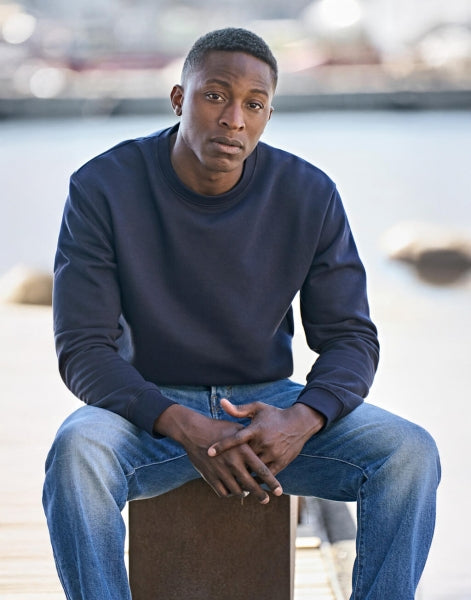 Herren Sweatshirt in Navy mit lässiger Passform und cleanem, einfarbigem Design. 
