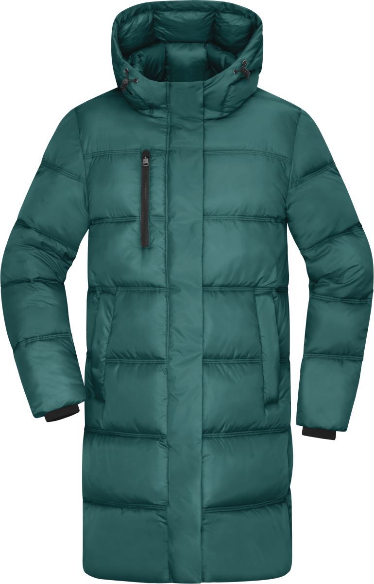 Herren Puffermantel  in Smoky Green mit gleichmäßiger horizontaler Steppung und voluminöser Wattierung. Knielanger Schnitt mit Kapuze, hochschließendem Kragen, durchgehendem Frontreißverschluss und seitlichen Eingriff Taschen.