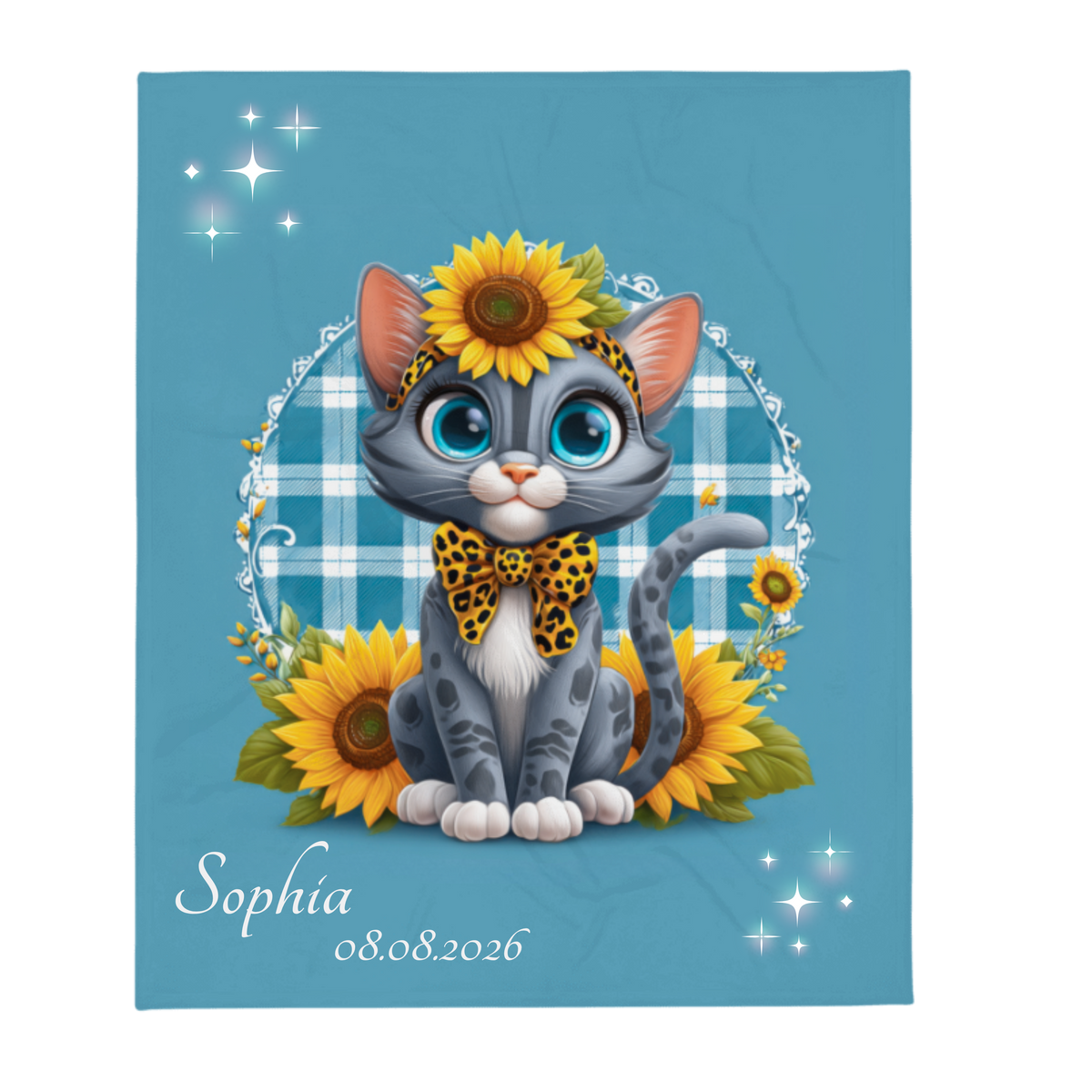 Kuscheldecke Sophia mit grauer Katze, Sonnenblumen und türkisem Hintergrund sowie türkisgrünem und weißem Karomuster