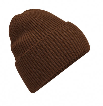 Unisex Strickmütze in Walnut mit breitem Umschlag und Rippstrick.