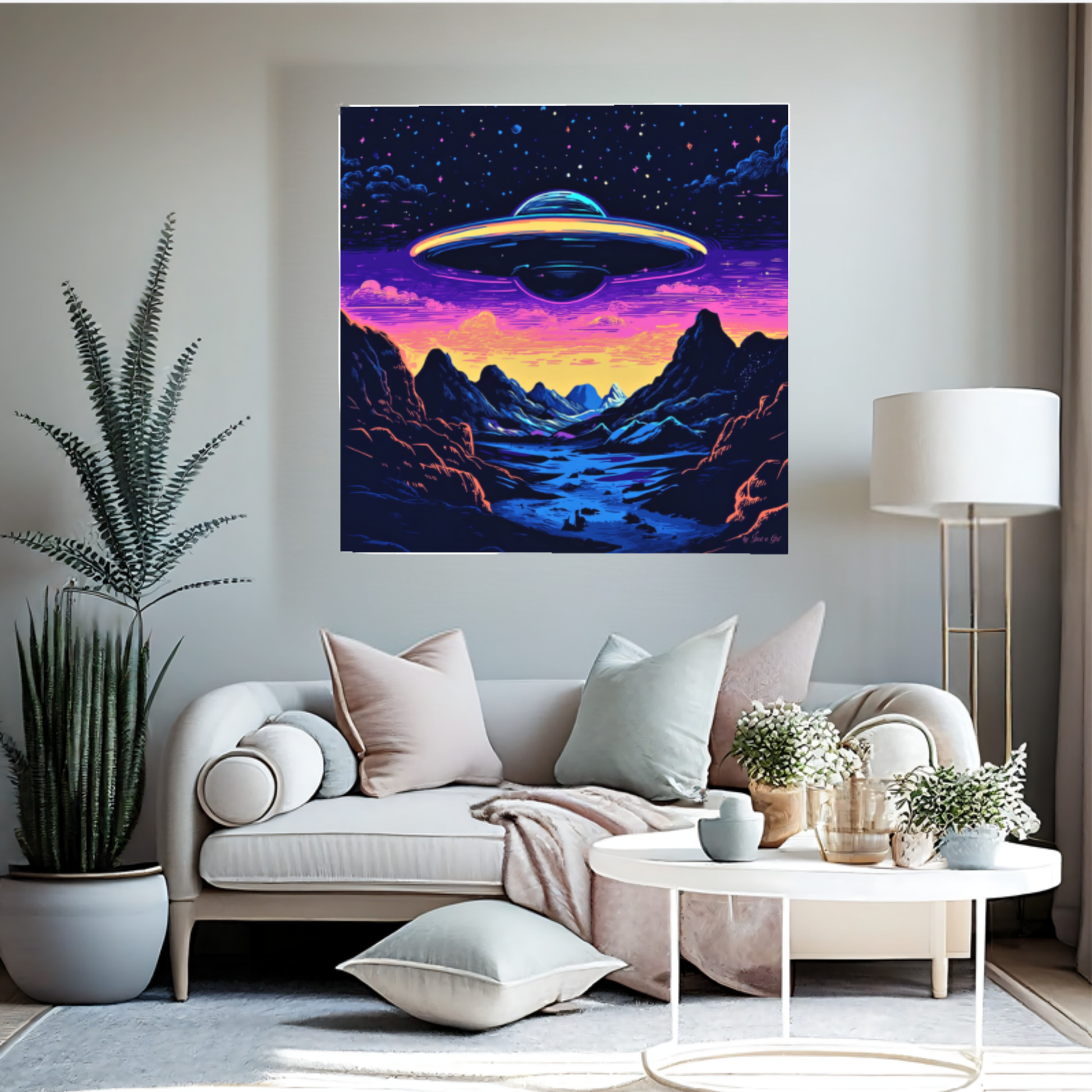 Pop-Art-Illustration eines leuchtenden UFOs im Synthwave-Stil, das über einer dunklen Silhouetten-Berglandschaft vor einem neongelben und violetten Nachthimmel mit leuchtenden Sternen schwebt.